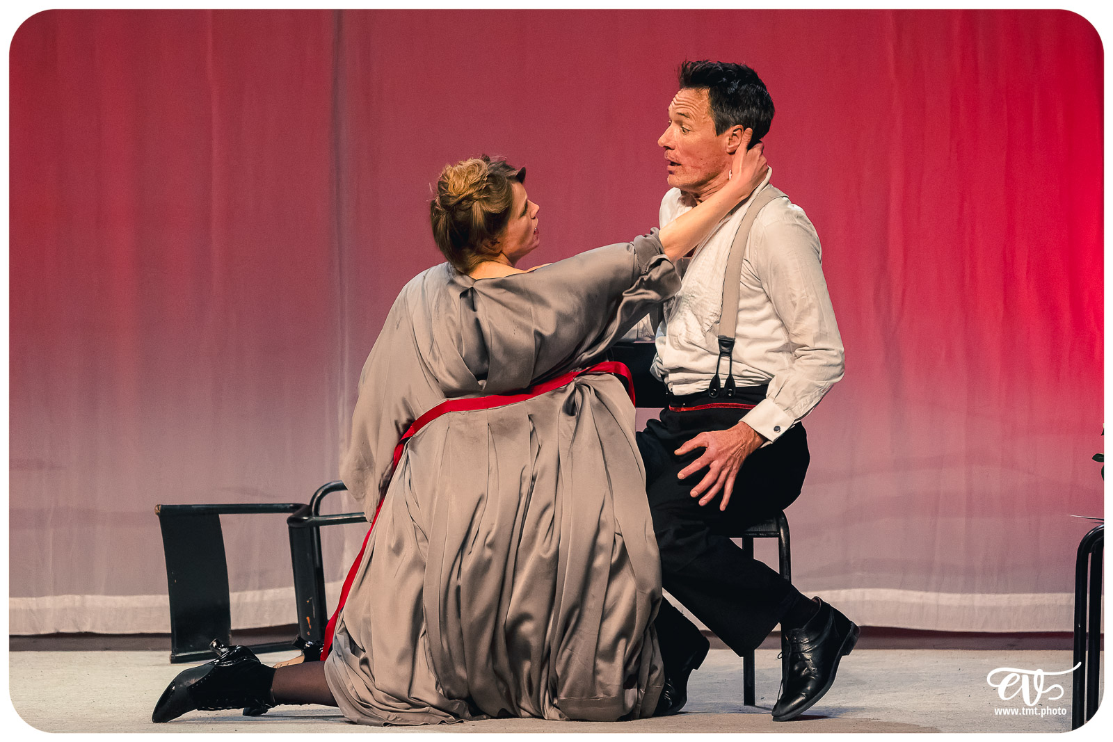 UN FIL A LA PATTE (CIE VIVA)